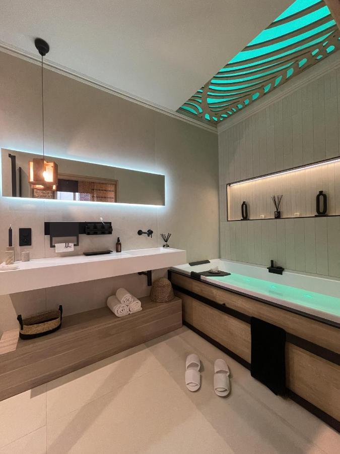 Host Inn Le Lumiere Spa & Cinema 里昂 外观 照片