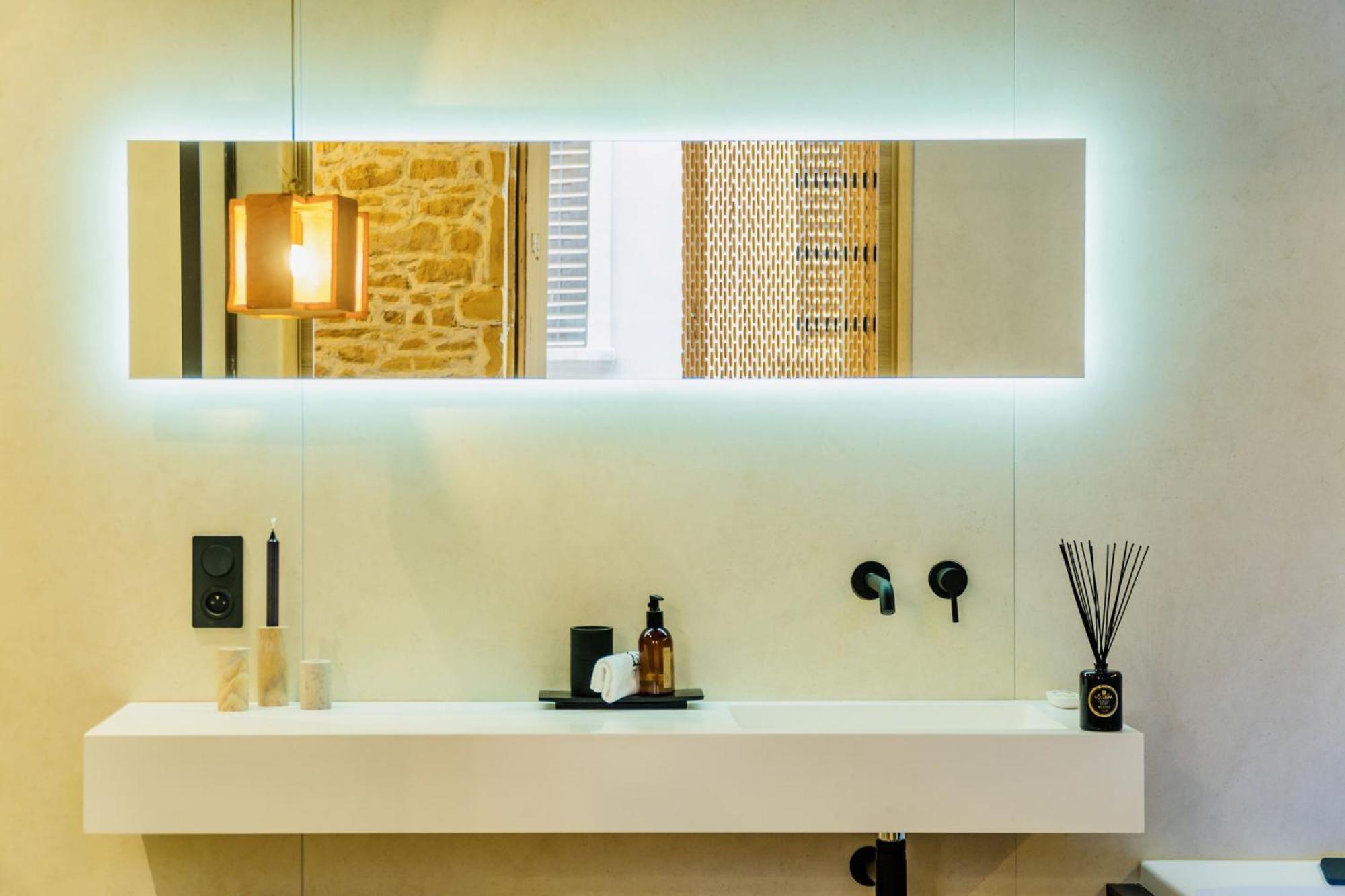 Host Inn Le Lumiere Spa & Cinema 里昂 客房 照片